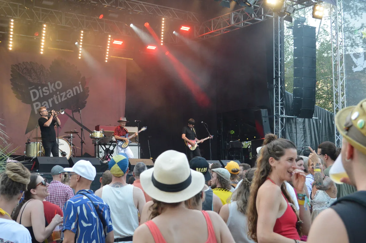 Familien am Reggae-Festival Reeds.